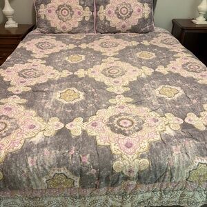 Full/Queen PB Teen Comforter and 2 shams